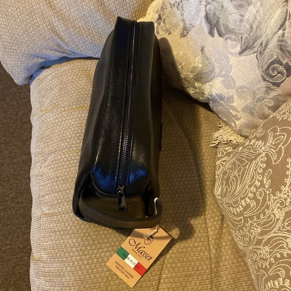 ♣️NWT Massei Genuine Leather Toiletry Bag - Picture 4 of 11